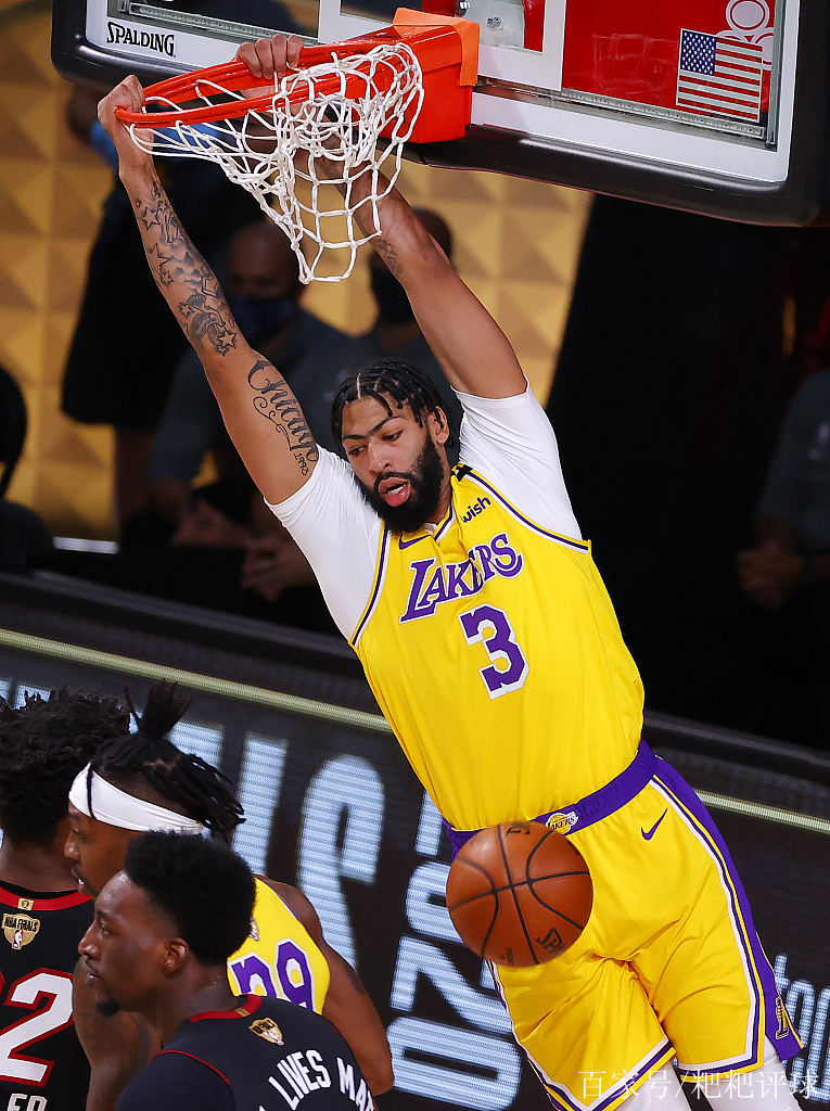 乐鱼-包含浓眉哥重返赛场，大比分获胜首场状态出色，热火观众沸腾！上演精彩一战的词条-乐鱼