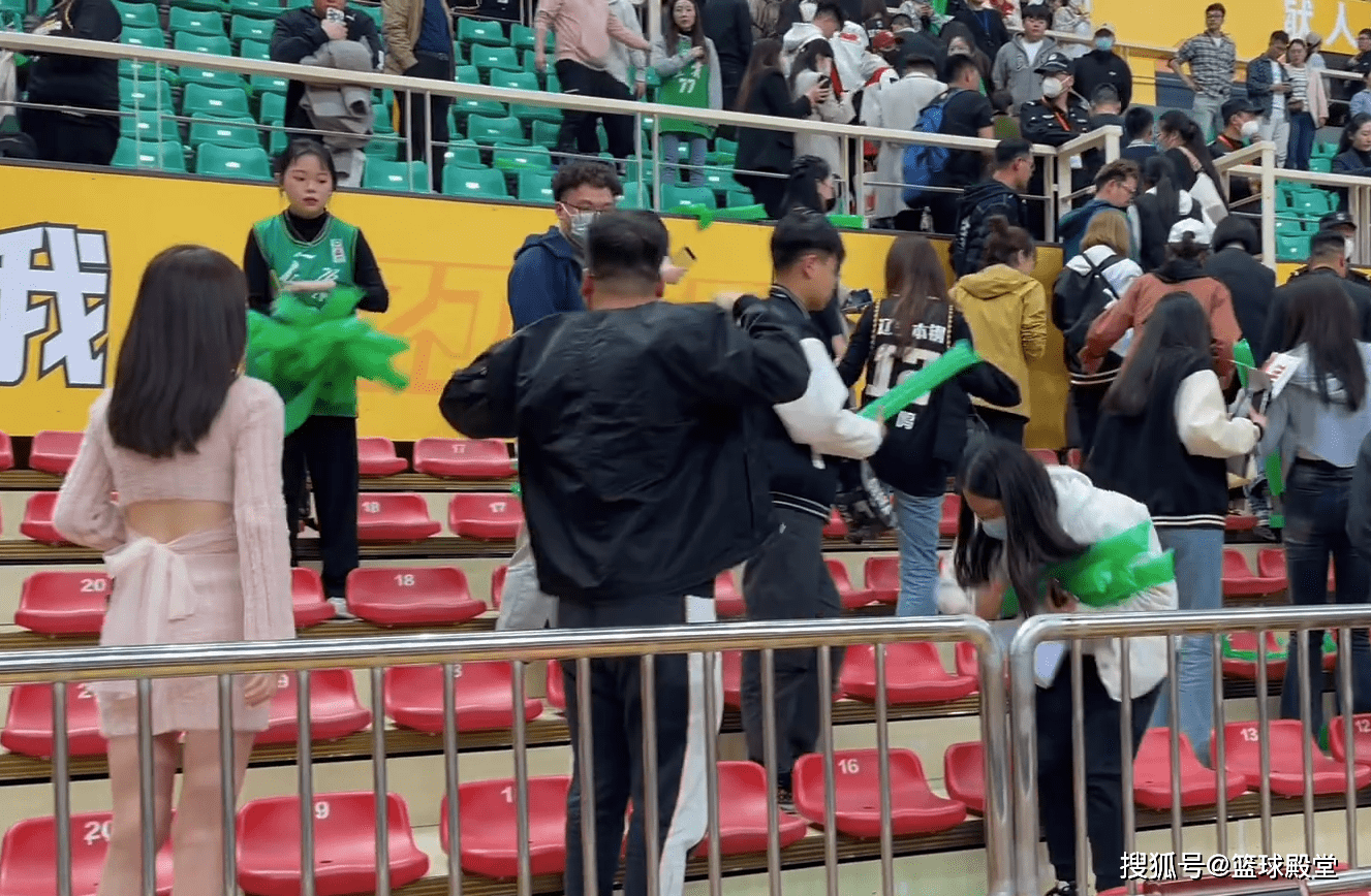 乐鱼官网-国际比赛日突围战来临，辽宁本钢围绕欧冠止住颓势，质疑声仍在，临场指挥获称赞的简单介绍-乐鱼官网